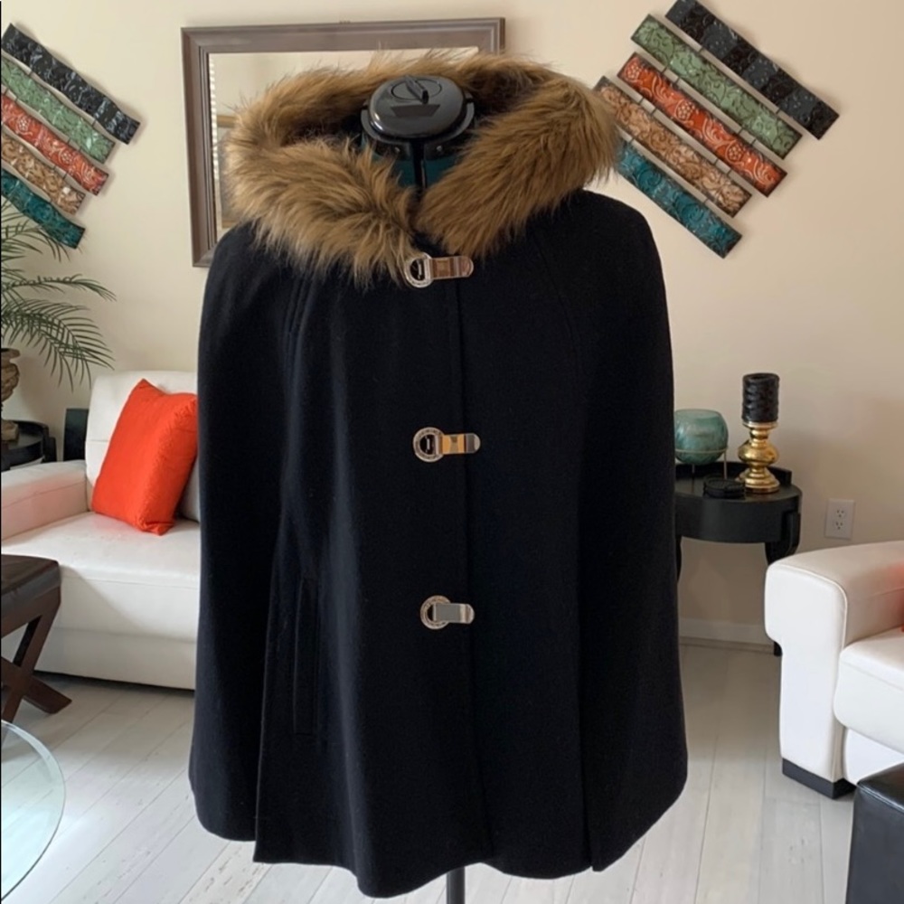 MICHAEL KORS HOODED CAPE FAUX FUR JACKET
